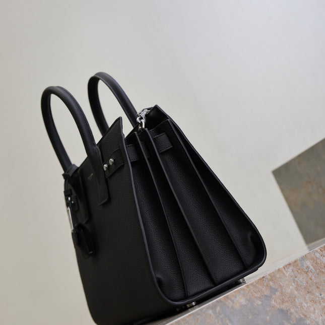 YSL 25S SAC DE JOUR GM 32 IN BLACK GRAINED CALFSKIN SILVER HARDWRE