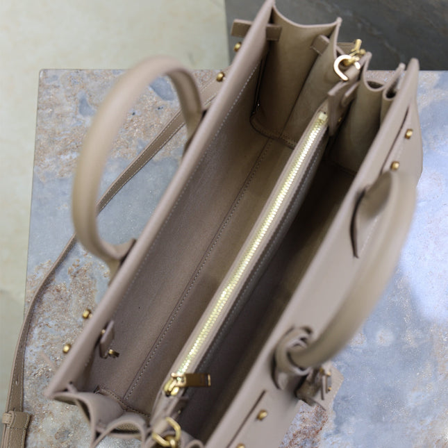 YSL 25S SAC DE JOUR GM 32 IN DARK BEIGE SUPPLE GRAINED CALFSKIN