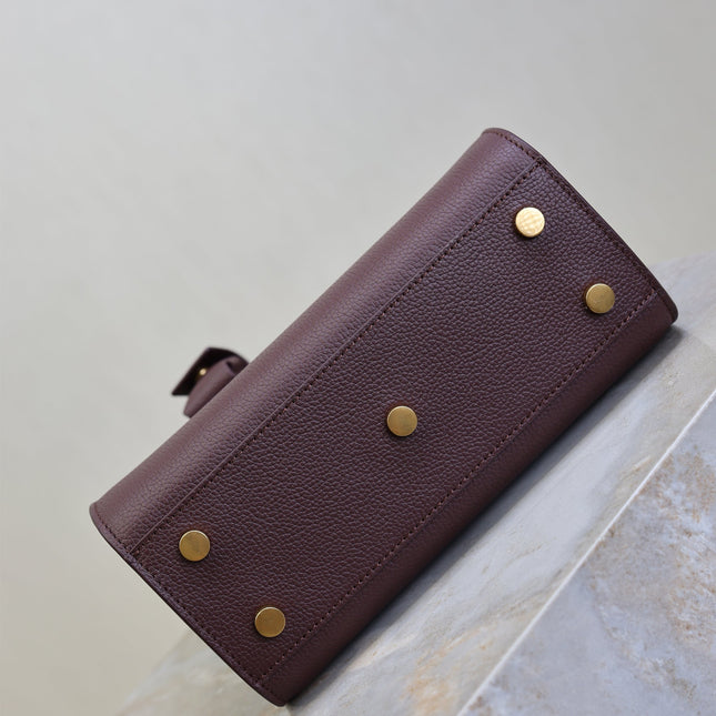 YSL 25S SAC DE JOUR 22 IN ROUGE CABERNET SUPPLE GRAINED CALFSKIN