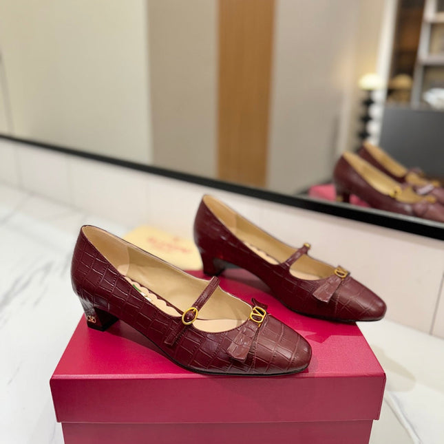 VLTN VLOGO SIGNATURE ROUND-TOE HEELS 25S IN DARK RED LAMBSKIN SNAKE-EMBOSSED