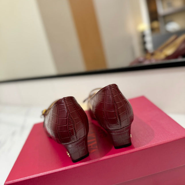 VLTN VLOGO SIGNATURE ROUND-TOE HEELS 25S IN DARK RED LAMBSKIN SNAKE-EMBOSSED