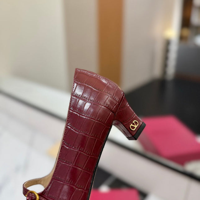 VLTN VLOGO SIGNATURE ROUND-TOE HEELS 25S IN DARK RED LAMBSKIN SNAKE-EMBOSSED