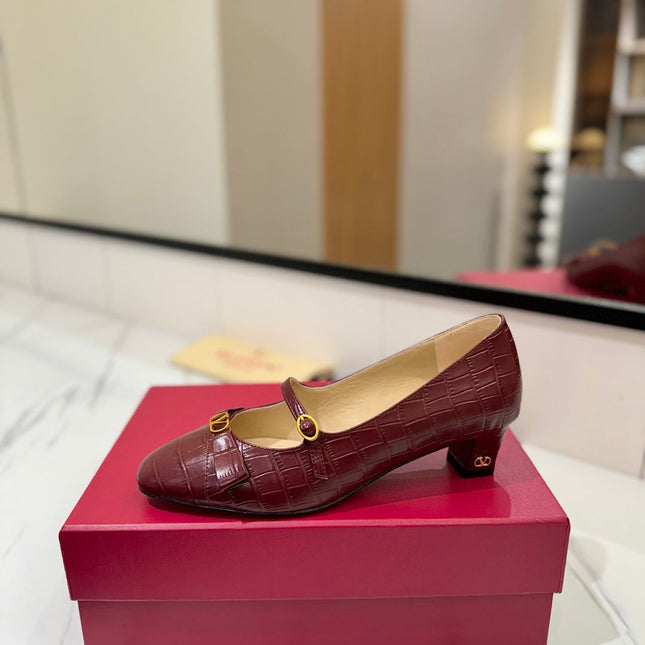 VLTN VLOGO SIGNATURE ROUND-TOE HEELS 25S IN DARK RED LAMBSKIN SNAKE-EMBOSSED