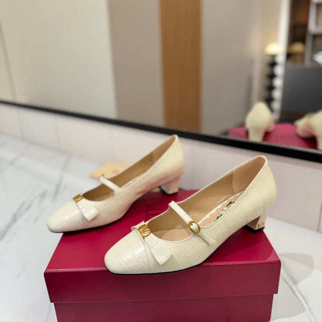 VLTN VLOGO SIGNATURE ROUND-TOE HEELS 25S IN CREAM WHITE LAMBSKIN SNAKE-EMBOSSED