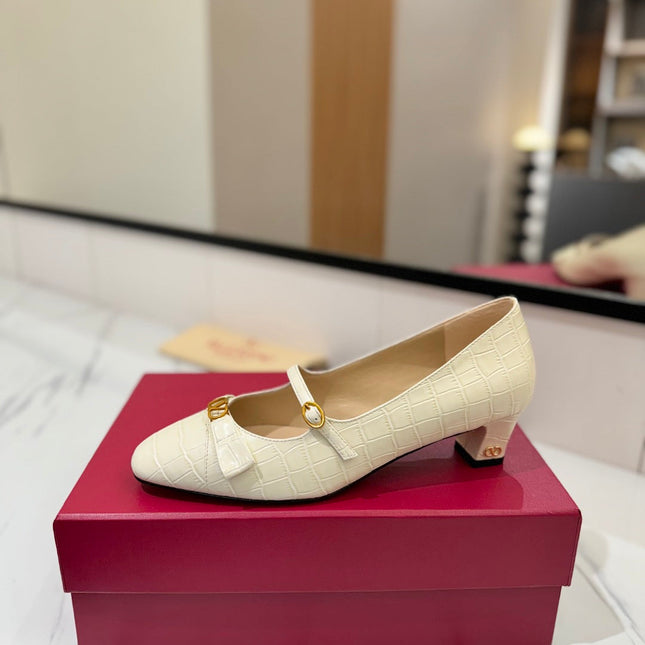 VLTN VLOGO SIGNATURE ROUND-TOE HEELS 25S IN CREAM WHITE LAMBSKIN SNAKE-EMBOSSED