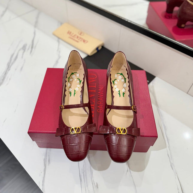 VLTN VLOGO SIGNATURE ROUND-TOE HEELS 25S IN DARK RED LAMBSKIN SNAKE-EMBOSSED