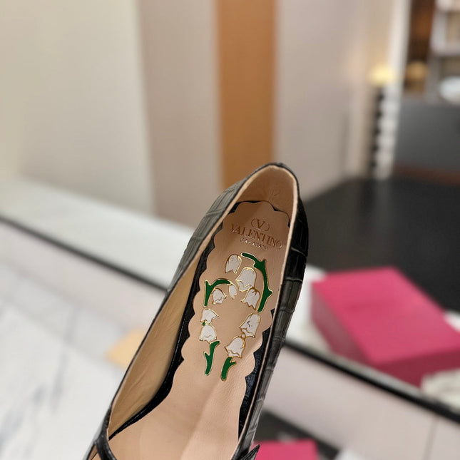 VLTN VLOGO SIGNATURE ROUND-TOE HEELS 25S IN BLACK LAMBSKIN SNAKE-EMBOSSED