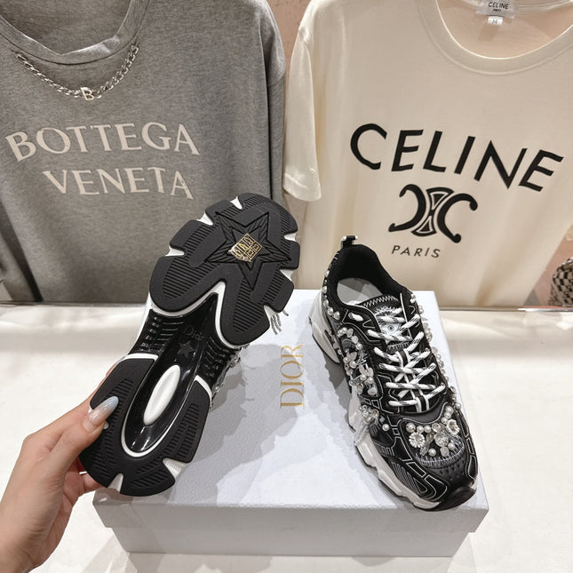DIOR 25S SNEAKER IN BLACK LAMBSKIN AND MESH FABRIC WITH PEARL DETAILING