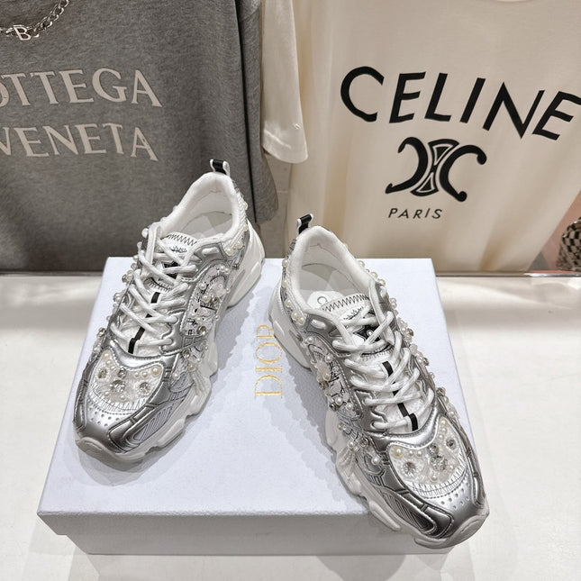 DIOR 25S SNEAKER IN SILVER LAMBSKIN AND MESH FABRIC WITH PEARL DETAILING