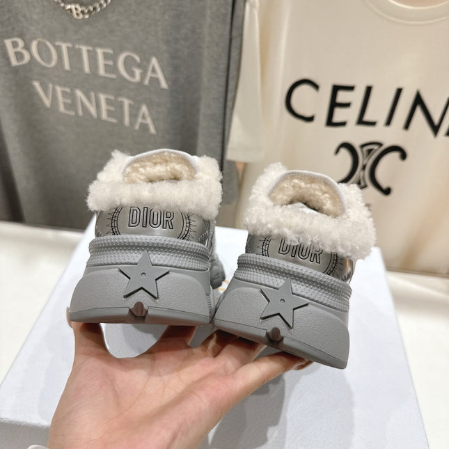 DIOR CHRONO SNEAKER 25S IN SILVER LAMBSKIN AND MESH FABRIC STYLE 10