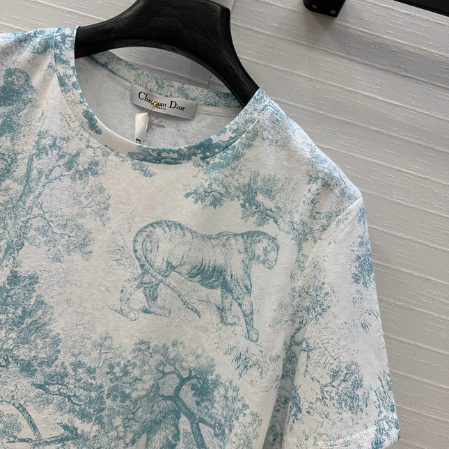 DIOR GRAPHIC PRINT T-SHIRT IN WHITE AND GREEN