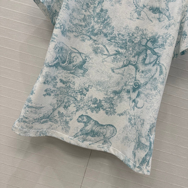 DIOR GRAPHIC PRINT T-SHIRT IN WHITE AND GREEN
