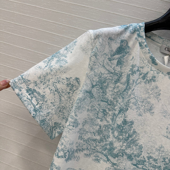 DIOR GRAPHIC PRINT T-SHIRT IN WHITE AND GREEN