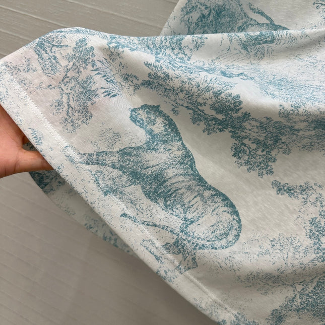 DIOR GRAPHIC PRINT T-SHIRT IN WHITE AND GREEN