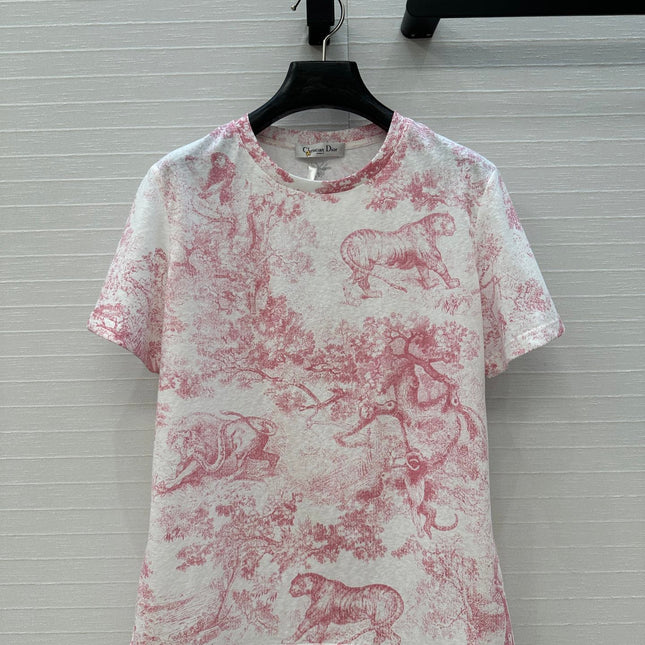 DIOR GRAPHIC PRINT T-SHIRT IN WHITE AND PINK