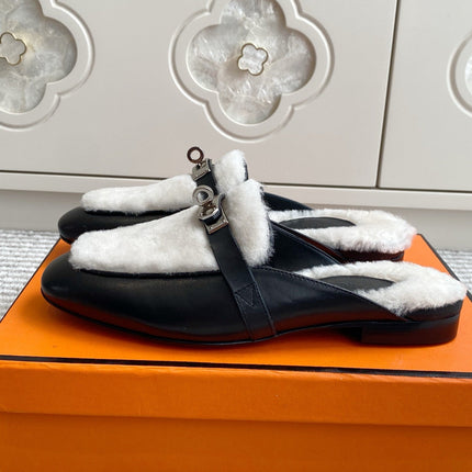 HM 25S CATENA MULE IN BEIGE SHEARLING AND BLACK LAMBSKIN WITH SILVER HARDWARE