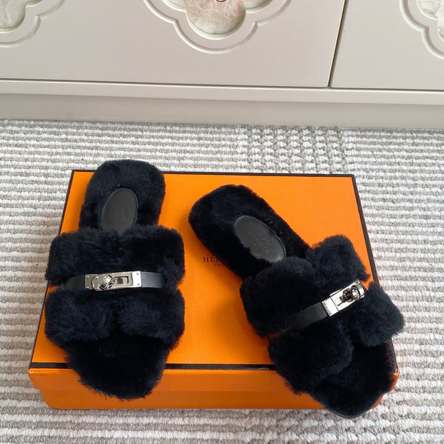 HM 25S ECLAIR SANDAL IN BLACK SHEARLING WITH SILVER HARDWARE