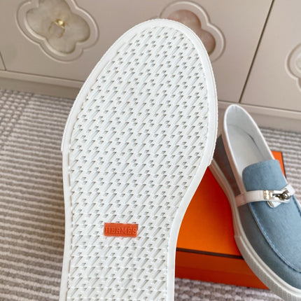 HM 25S SLIP-ON IN SKY BLUE CANVAS WITH SILVER HARDWARE