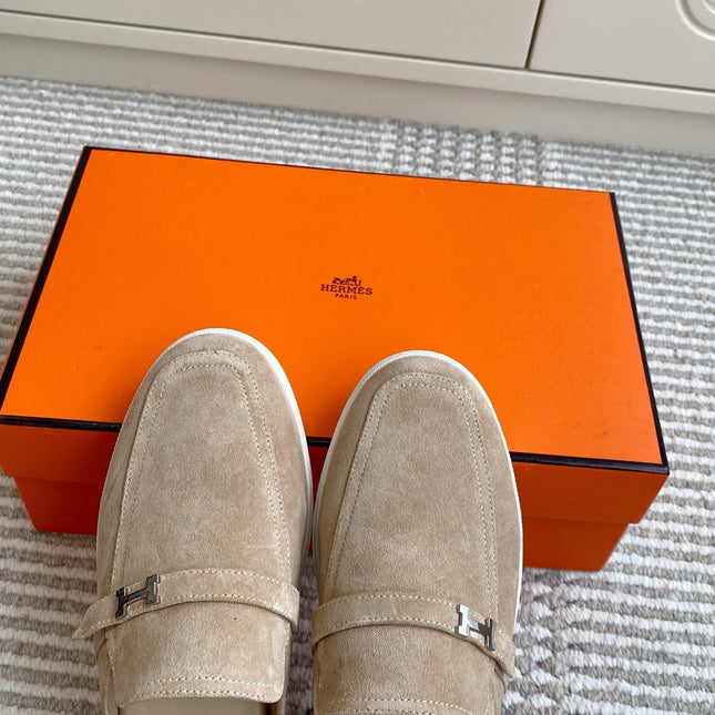 HM 25S MULES IN BEIGE SUEDE WITH SILVER HARDWARE