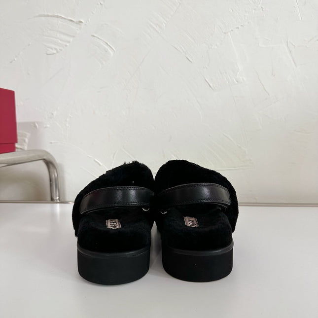 SLIDY VIV' WINTER FUR STRASS BUCKLE SANDALS IN BLACK SHEARLING