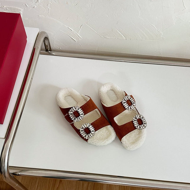 SLIDY VIV’ FUR STRASS BUCKLE MULES IN BROWN SUEDE AND CREAM SHEARLING INSOLE
