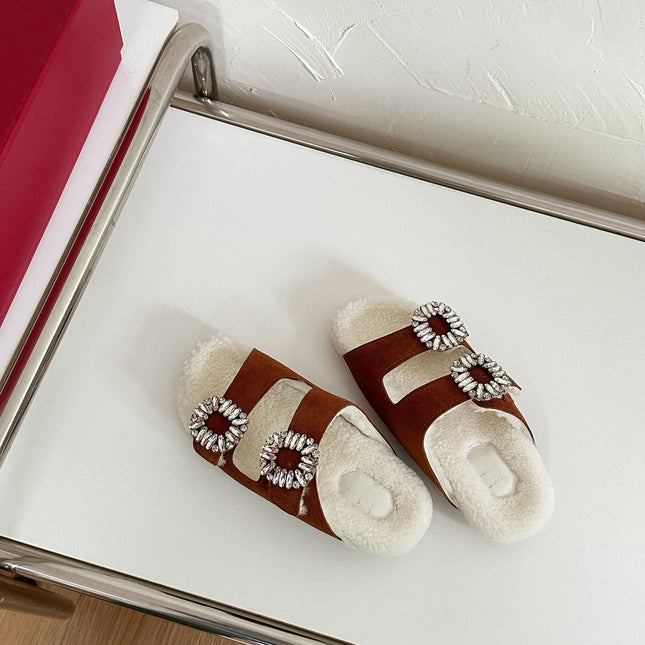 SLIDY VIV’ FUR STRASS BUCKLE MULES IN BROWN SUEDE AND CREAM SHEARLING INSOLE