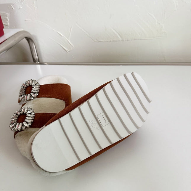 SLIDY VIV’ FUR STRASS BUCKLE MULES IN BROWN SUEDE AND CREAM SHEARLING INSOLE
