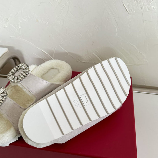 SLIDY VIV’ FUR STRASS BUCKLE MULES IN LIGHT GREY SUEDE AND CREAM SHEARLING INSOLE