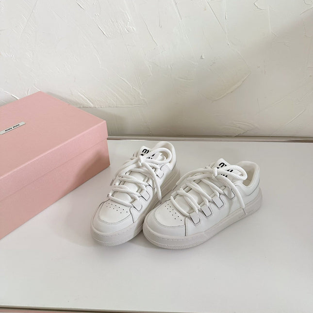 SNEAKERS SIMPLE DESIGN IN WHITE SHEEPSKIN