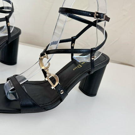MEDIUM SQUARE HEEL SANDAL IN BLACK LAMBSKIN