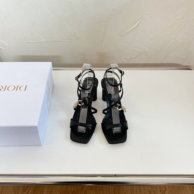 MEDIUM SQUARE HEEL SANDAL IN BLACK LAMBSKIN