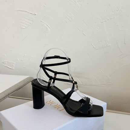 MEDIUM SQUARE HEEL SANDAL IN BLACK LAMBSKIN