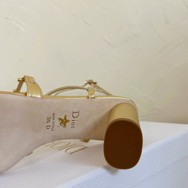 MEDIUM SQUARE HEEL SANDAL IN GOLD LAMBSKIN
