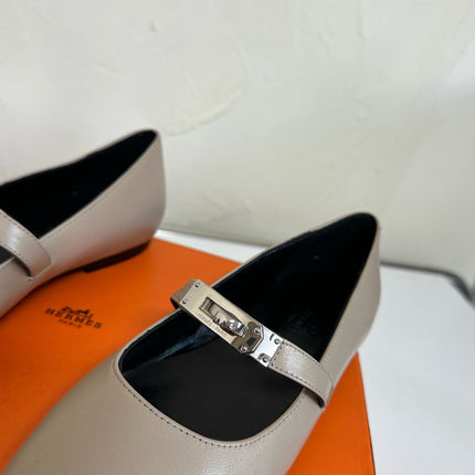 KIARA FLAT PUMP IN KHAKI BROWN CALFSKIN