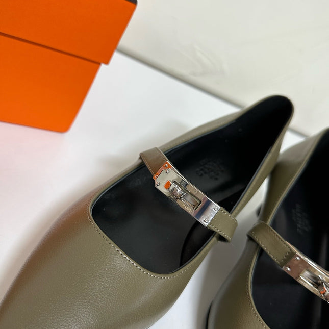 KIARA FLAT PUMP IN ARMY GREEN CALFSKIN