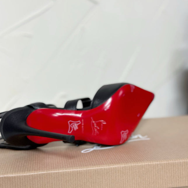 GIDDYLINA LARGE METAL BUCKLES STRAP PUMPS IN BLACK CALFSKIN