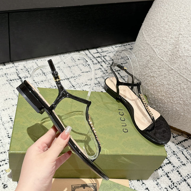 THONG SANDAL IN BLACK CALFSKIN WITH GOLD HARDWARE