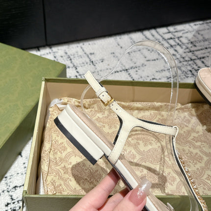 THONG SANDAL IN WHITE CALFSKIN WITH GOLD HARDWARE