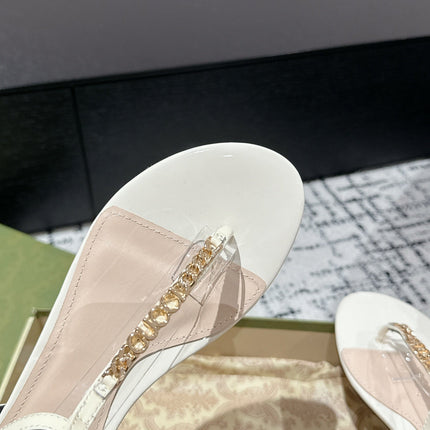 THONG SANDAL IN WHITE CALFSKIN WITH GOLD HARDWARE