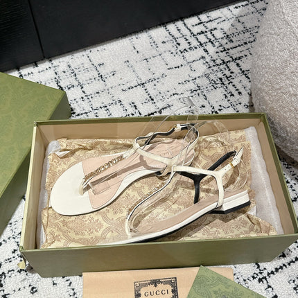 THONG SANDAL IN WHITE CALFSKIN WITH GOLD HARDWARE