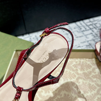 THONG SANDAL IN CRIMSON RED CALFSKIN WITH GOLD HARDWARE