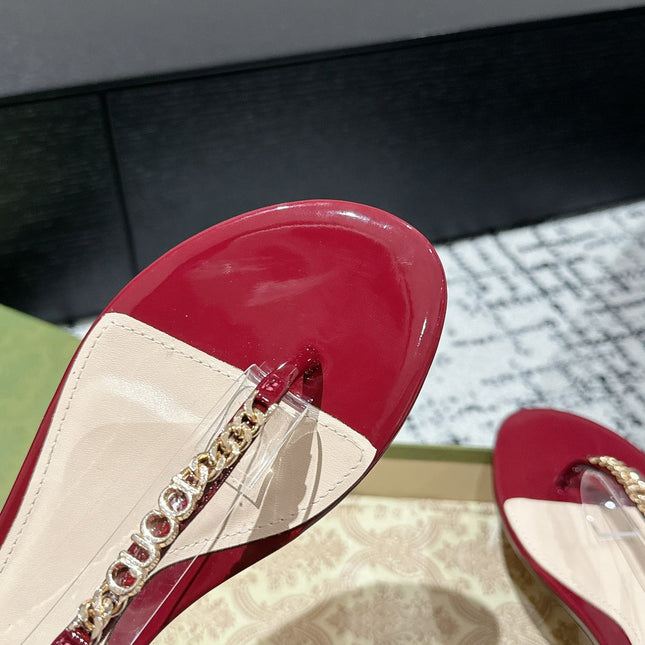 THONG SANDAL IN CRIMSON RED CALFSKIN WITH GOLD HARDWARE