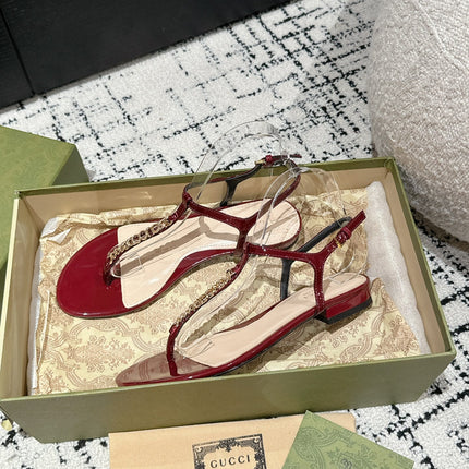 THONG SANDAL IN CRIMSON RED CALFSKIN WITH GOLD HARDWARE