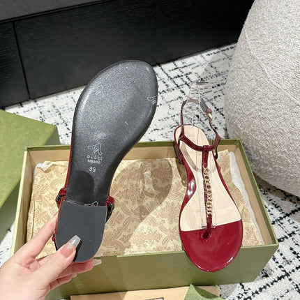 THONG SANDAL IN CRIMSON RED CALFSKIN WITH GOLD HARDWARE