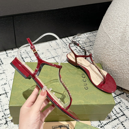 THONG SANDAL IN CRIMSON RED CALFSKIN WITH GOLD HARDWARE