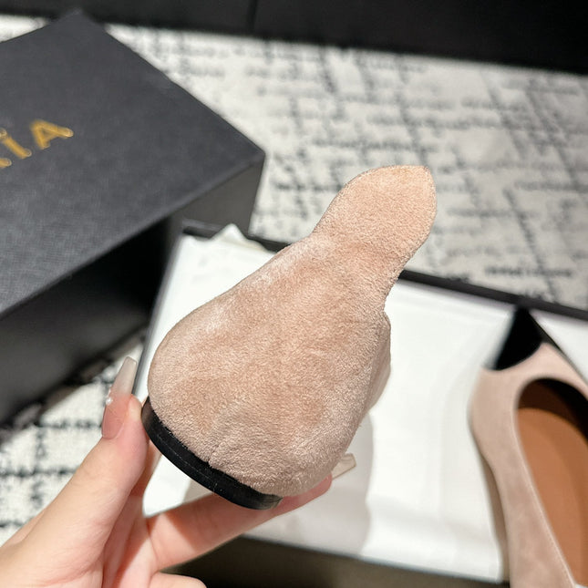 ALAIA PUMP 1 CM IN ALMOND BEIGE SUEDE MIX BLACK CALFSKIN