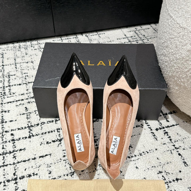 ALAIA PUMP 1 CM IN ALMOND BEIGE SUEDE MIX BLACK CALFSKIN
