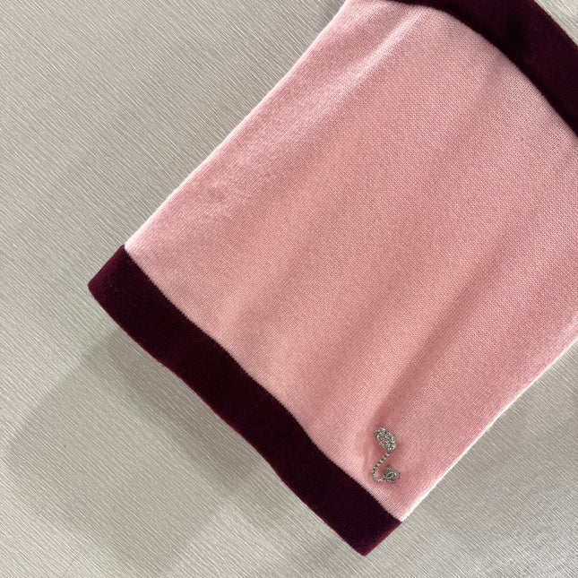 CHANEL FLAT-NECK KNIT CAMISOLE AND STRAIGHT KNIT SKIRT SET 263412