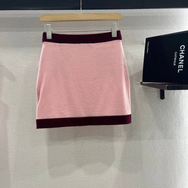 CHANEL FLAT-NECK KNIT CAMISOLE AND STRAIGHT KNIT SKIRT SET 263412