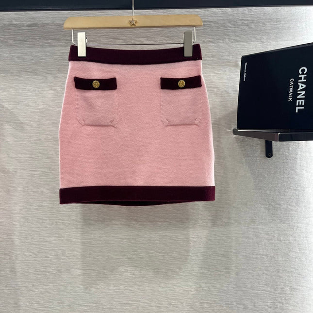 CHANEL FLAT-NECK KNIT CAMISOLE AND STRAIGHT KNIT SKIRT SET 263412